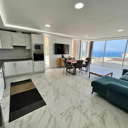 Bella Vista- Luxury Ocean & Mountain Views Villa *