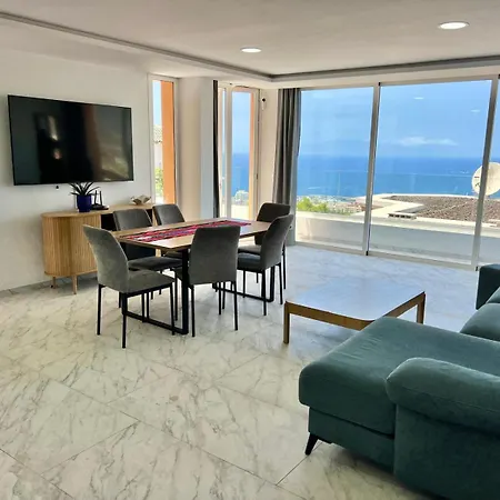 Bella Vista- Luxury Ocean & Mountain Views Villa