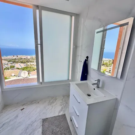 Bella Vista- Luxury Ocean & Mountain Views Villa